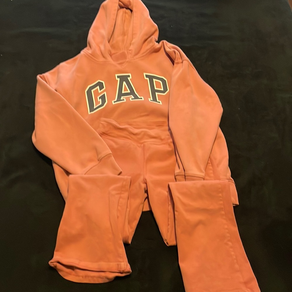 Gap sweat suit